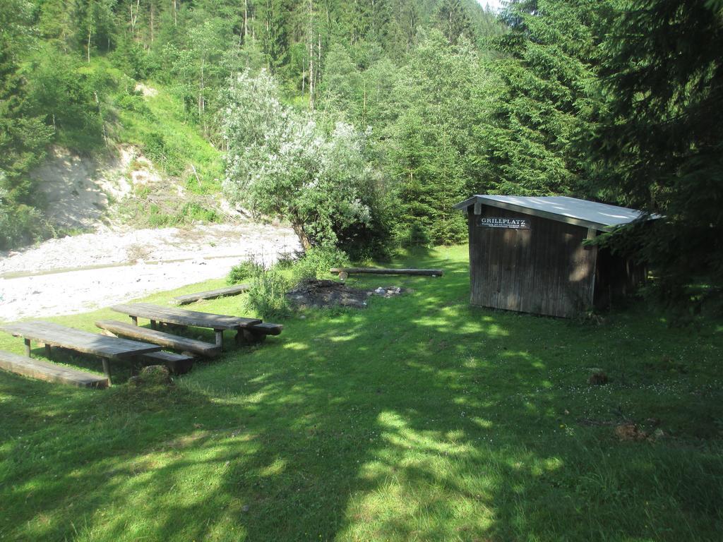 Schwarzenbacher Lungotz Room photo
